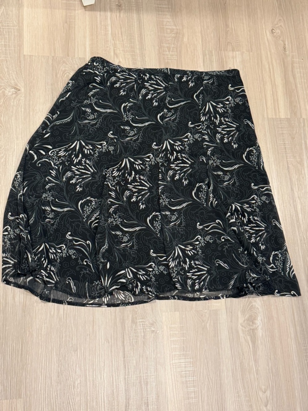 Sag Harbor plus size Black and White Floral A-Line Midi Skirt